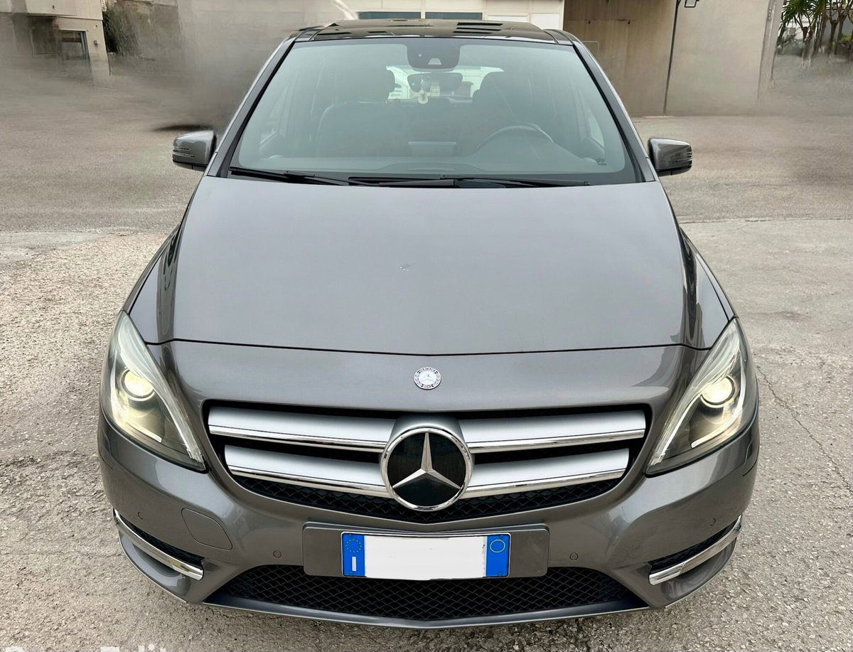 Mercedes-Benz Classe B 200 BlueEFFICIENCY Premium (2)