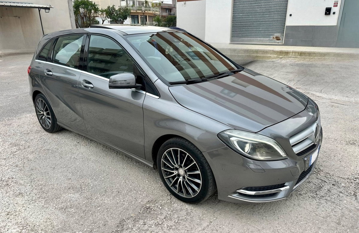 Mercedes-Benz Classe B 200 BlueEFFICIENCY Premium (3)
