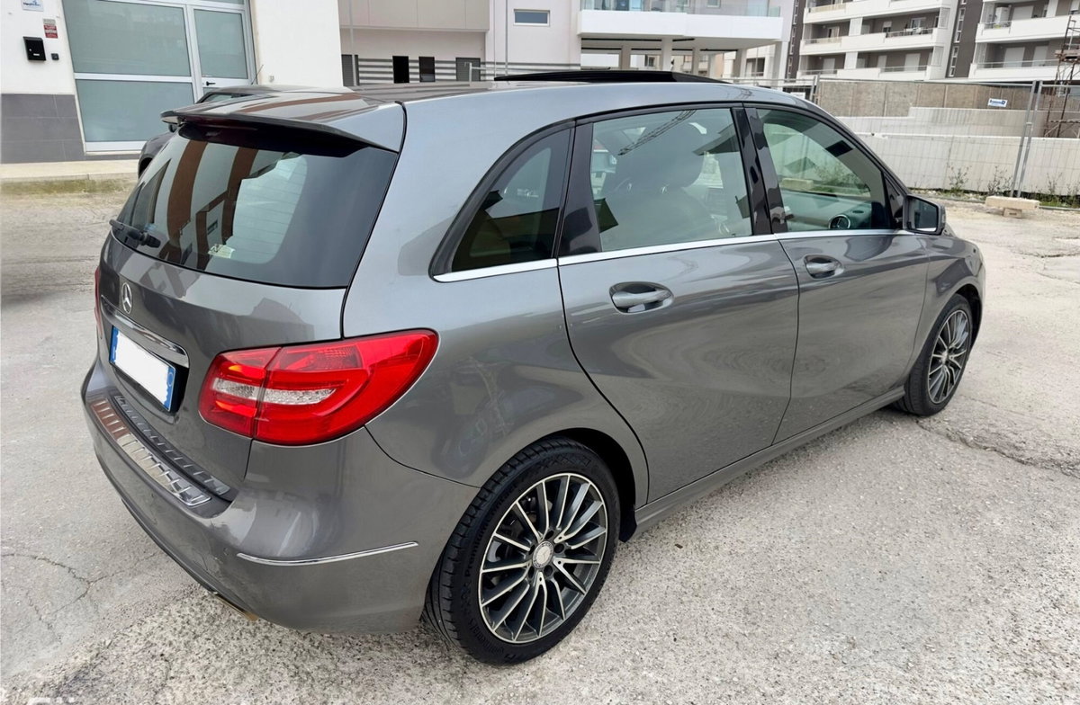 Mercedes-Benz Classe B 200 BlueEFFICIENCY Premium (4)