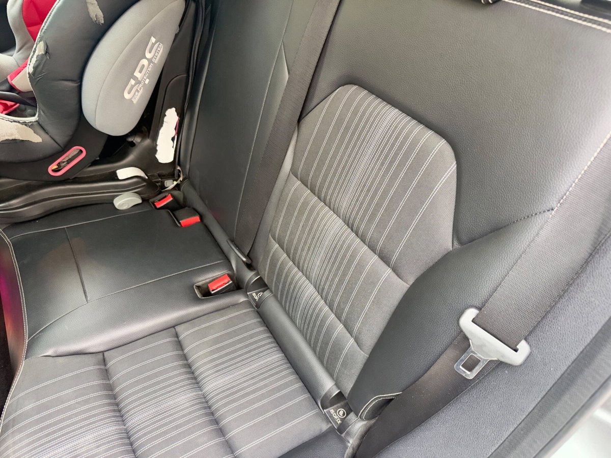 Mercedes-Benz Classe B 200 BlueEFFICIENCY Premium (9)