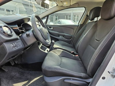 Renault Clio 1.2 75CV 5 porte Wave (7)