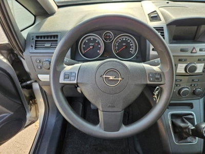 Opel Zafira 1.9 CDTI 120CV Cosmo (15)
