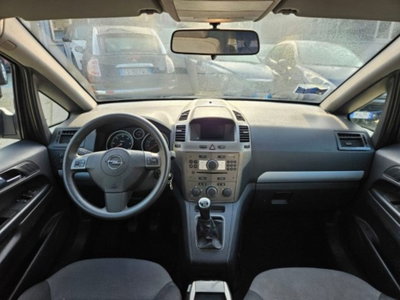 Opel Zafira 1.9 CDTI 120CV Cosmo (9)