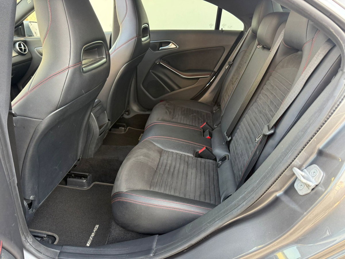 Mercedes-Benz CLA 200 d Premium (16)