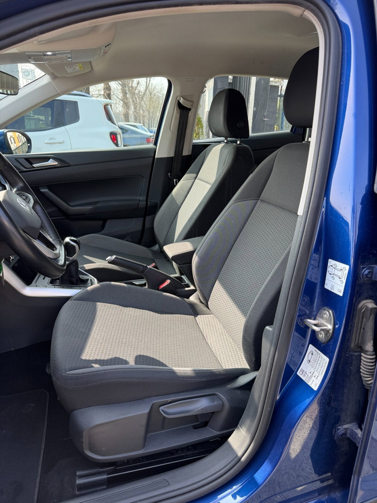 Volkswagen Taigo 1.0 tsi Life 95cv (8)