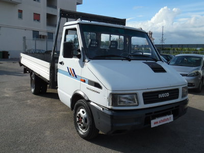 Iveco Daily Telaio 35.12 2.5 TDI PL Cabinato Classic usata