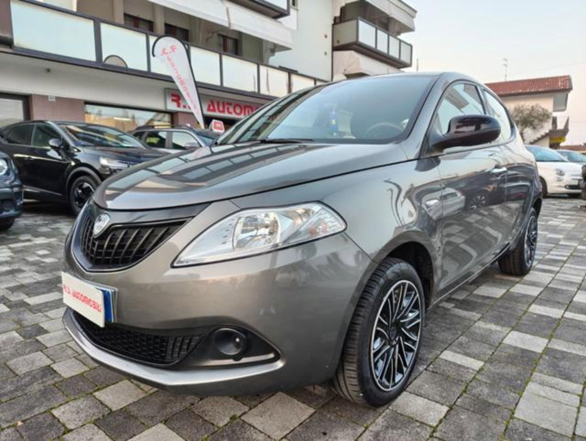 Lancia Ypsilon 1.0 FireFly 5 porte S&S Hybrid Ecochic A. Ferretti
