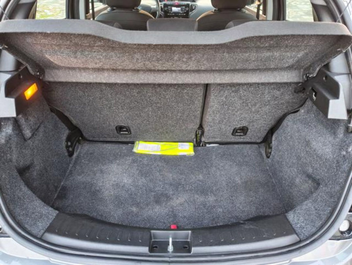 Lancia Ypsilon 1.0 FireFly 5 porte S&S Hybrid Ecochic A. Ferretti (13)