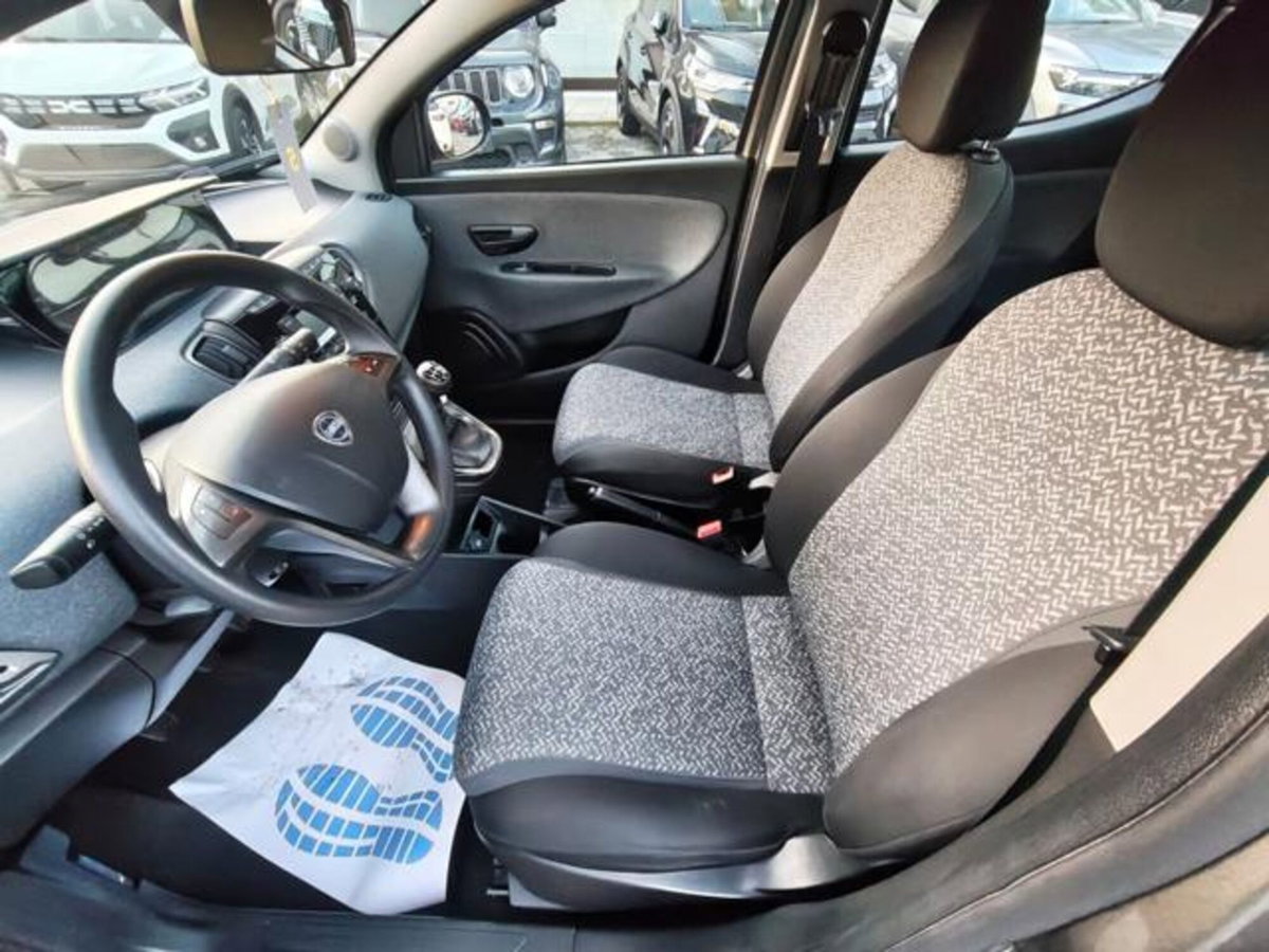 Lancia Ypsilon 1.0 FireFly 5 porte S&S Hybrid Ecochic A. Ferretti (5)