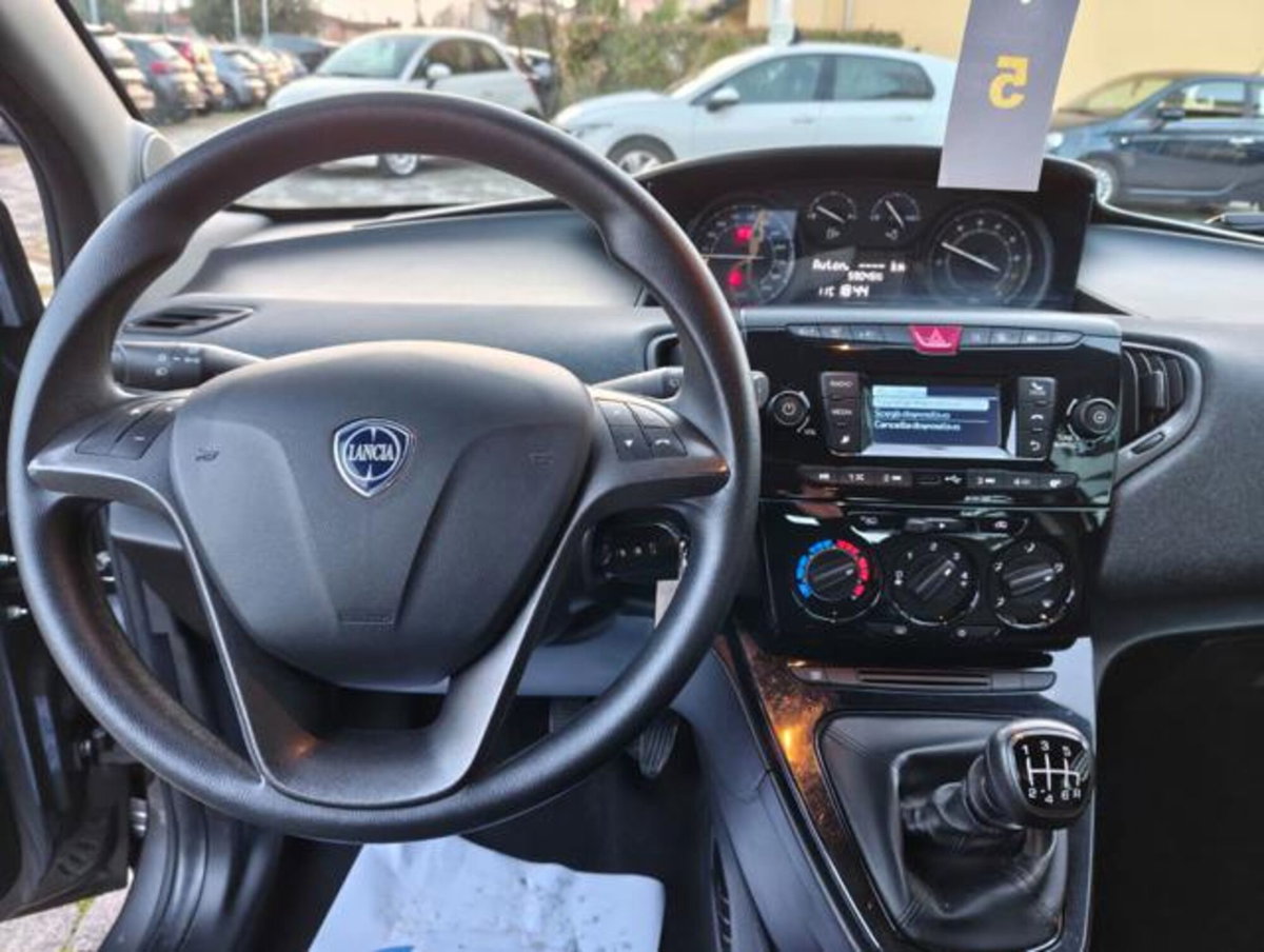 Lancia Ypsilon 1.0 FireFly 5 porte S&S Hybrid Ecochic A. Ferretti (6)