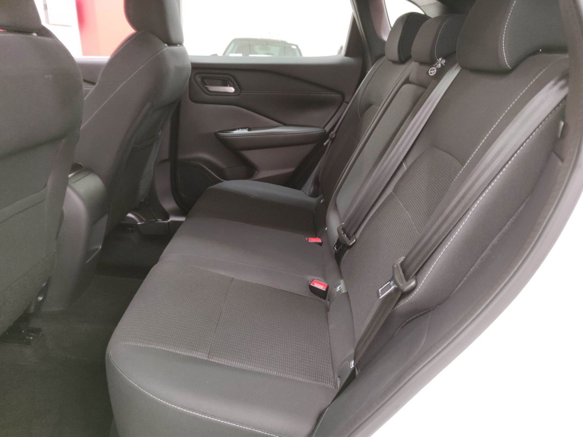 Nissan Qashqai 1.3 mhev N-Connecta 2wd 140cv (14)