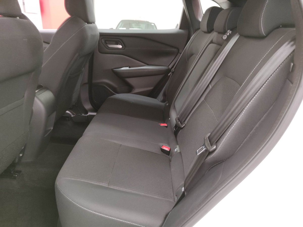 Nissan Qashqai 1.3 mhev N-Connecta 2wd 140cv (14)