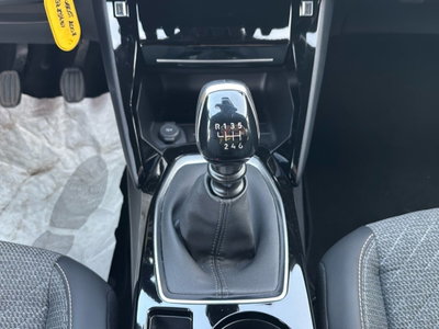 Peugeot 2008 1.2 puretech Active s&s 100cv (17)