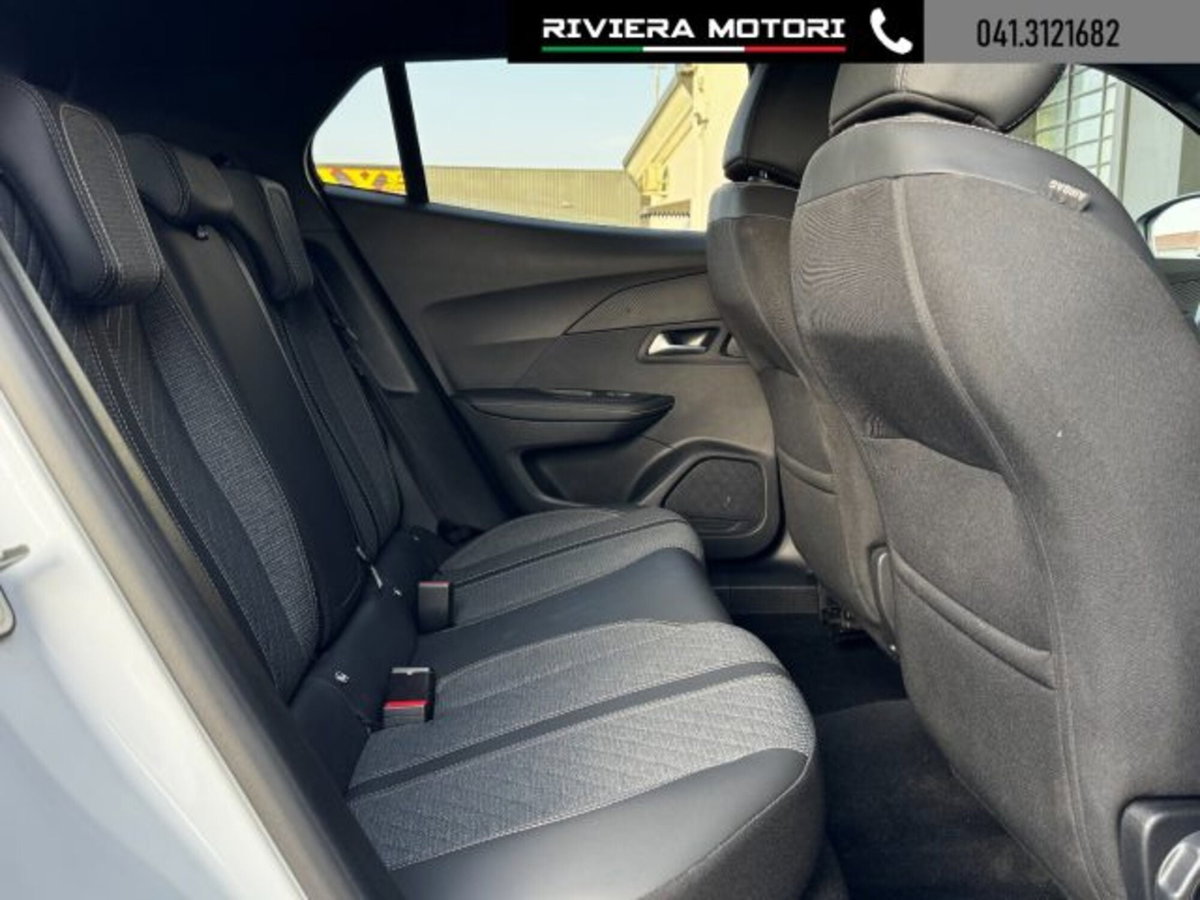 Peugeot 2008 PureTech 100 S&S Allure (9)