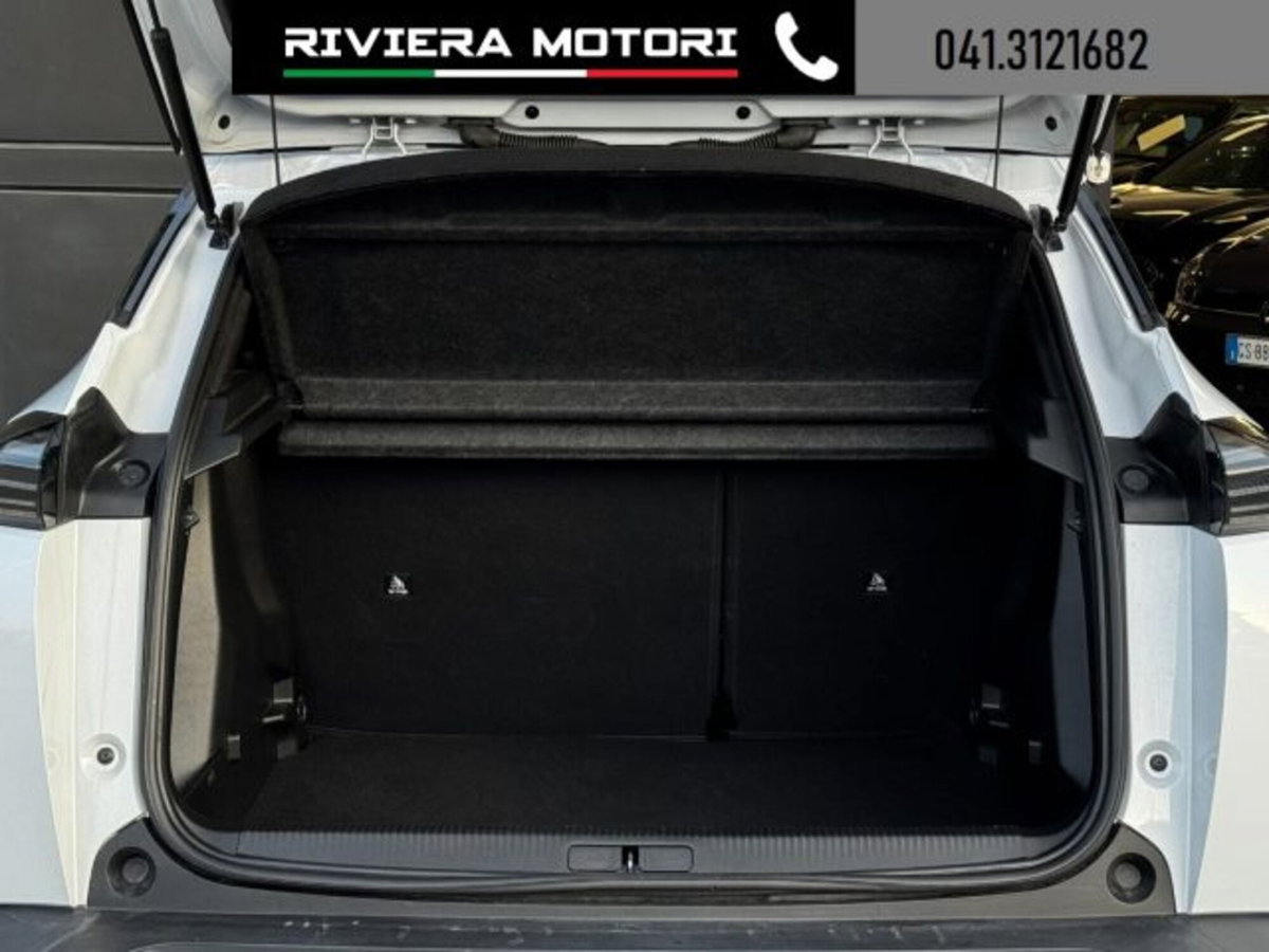 Peugeot 2008 PureTech 100 S&S Allure (10)