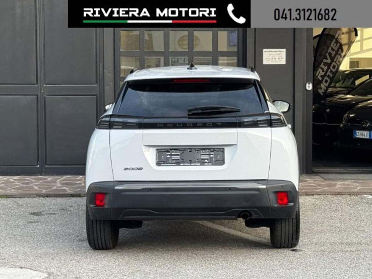 Peugeot 2008 PureTech 100 S&S Allure (11)
