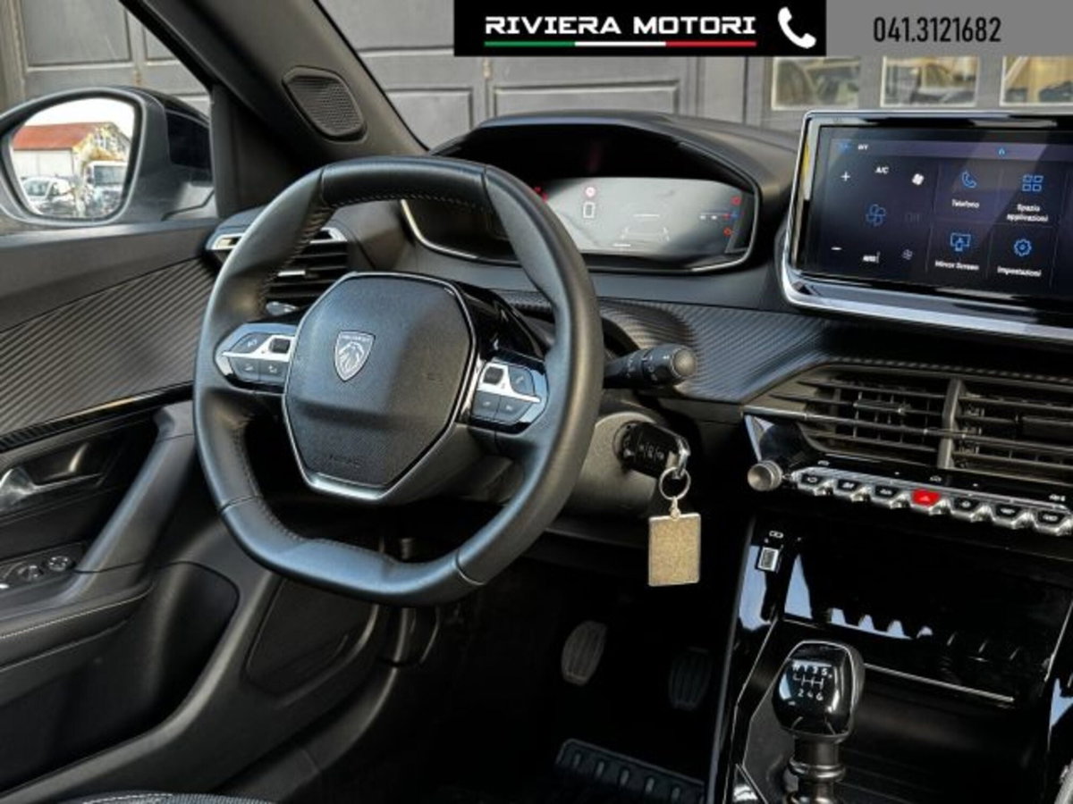 Peugeot 2008 PureTech 100 S&S Allure (4)