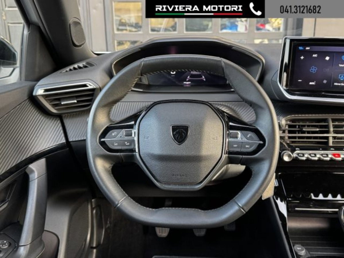 Peugeot 2008 PureTech 100 S&S Allure (6)