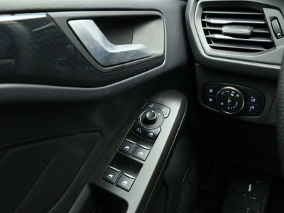 Ford Focus 1.0t ecoboost h ST-Line X 155cv powershift (15)