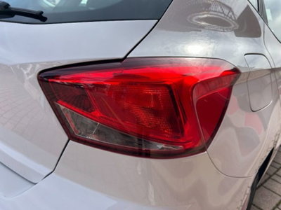 SEAT Ibiza 1.0 TGI 5 porte Business (18)