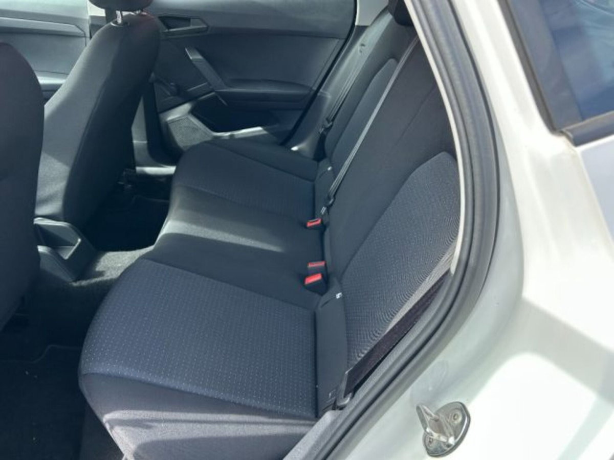 SEAT Ibiza 1.0 TGI 5 porte Business (6)