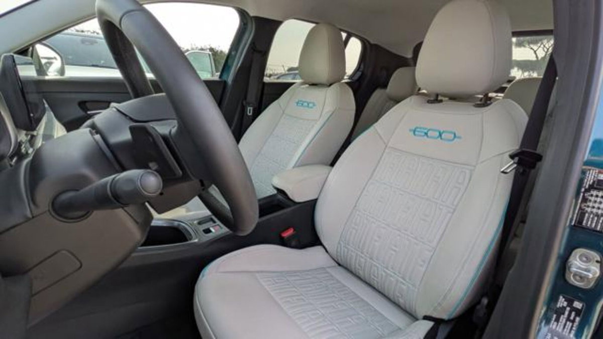 Fiat 600 1.2 hybrid La Prima 110cv auto (19)