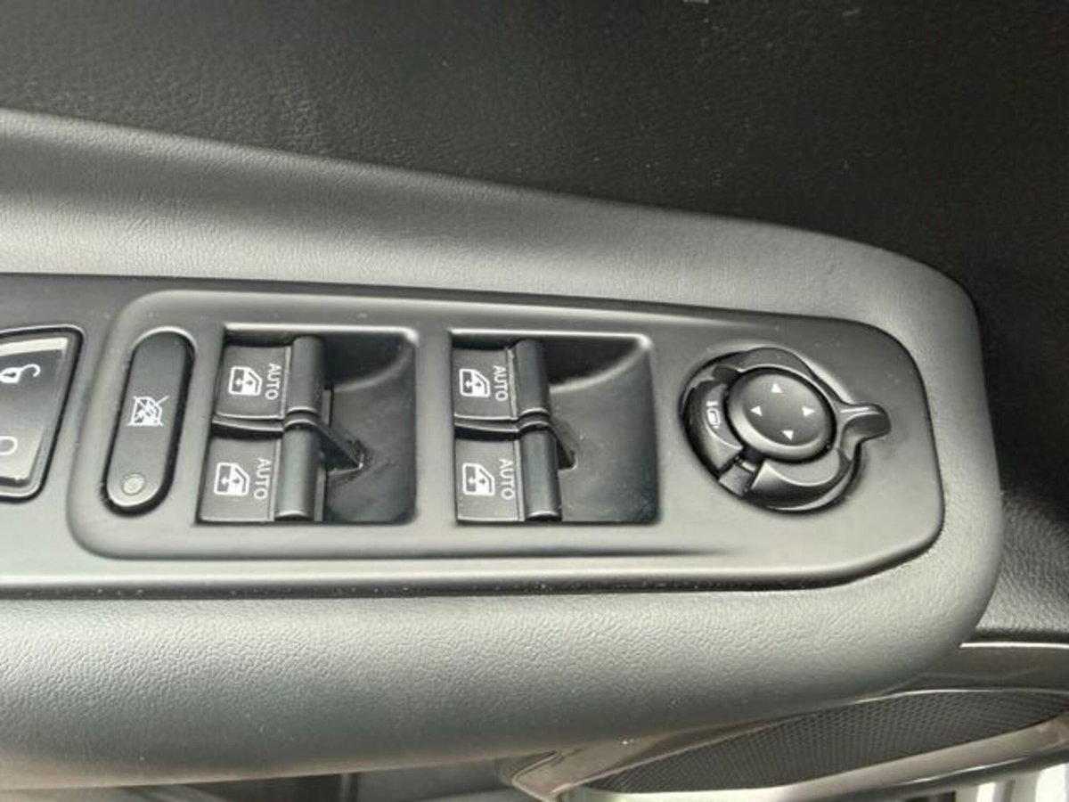 Jeep Renegade 1.6 Mjt 130 CV Limited (19)