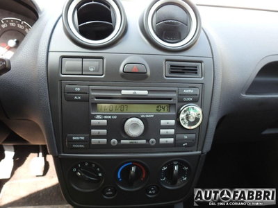 Ford Fiesta 1.4 TDCi 5p. Ghia (11)