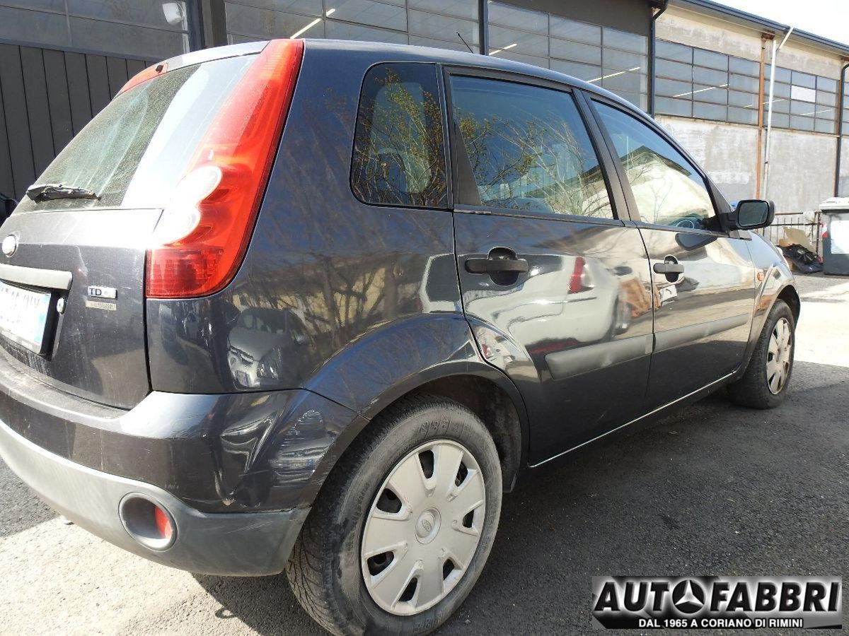 Ford Fiesta 1.4 TDCi 5p. Ghia (6)