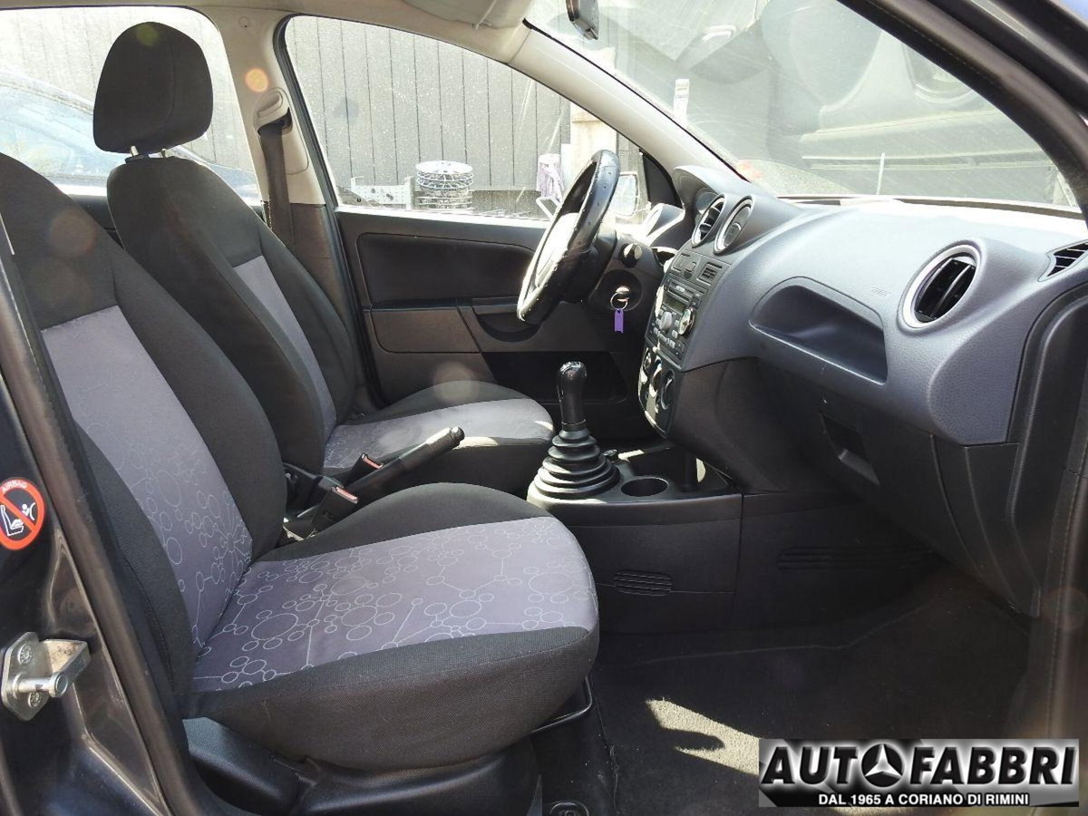 Ford Fiesta 1.4 TDCi 5p. Ghia (7)