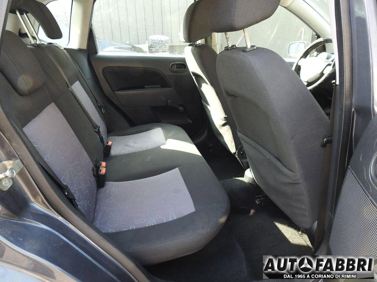 Ford Fiesta 1.4 TDCi 5p. Ghia (8)