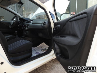 Fiat Punto Evo 1.4 5 porte S&S Dynamic (6)