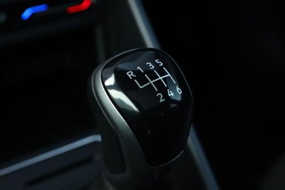 Volkswagen Taigo 1.0 tsi R-Line 115cv (12)