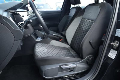 Volkswagen Taigo 1.0 tsi R-Line 115cv (7)