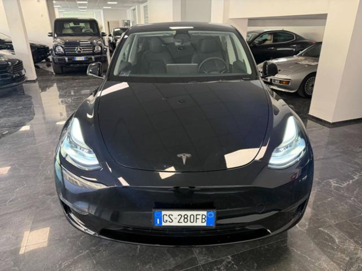 Tesla Model Y Long Range awd (11)