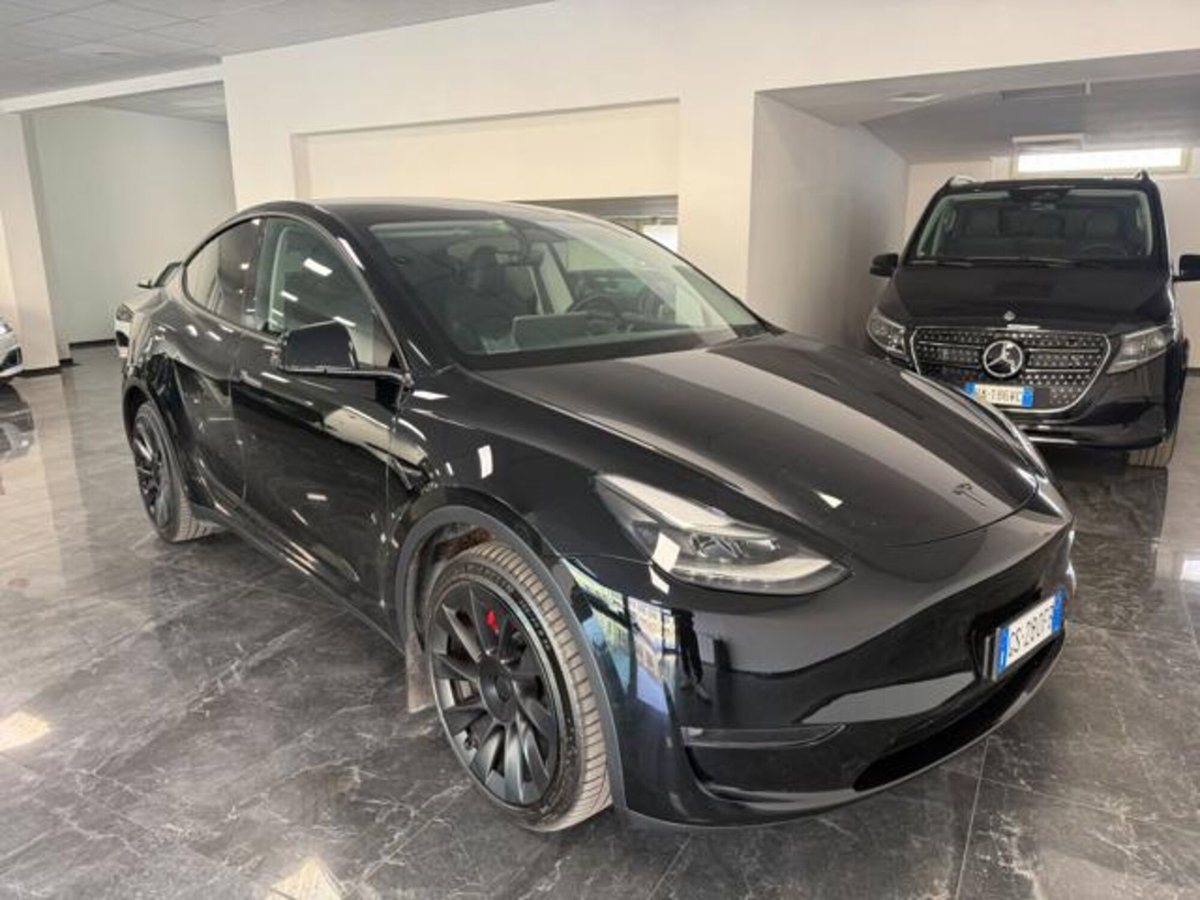 Tesla Model Y Long Range awd (9)