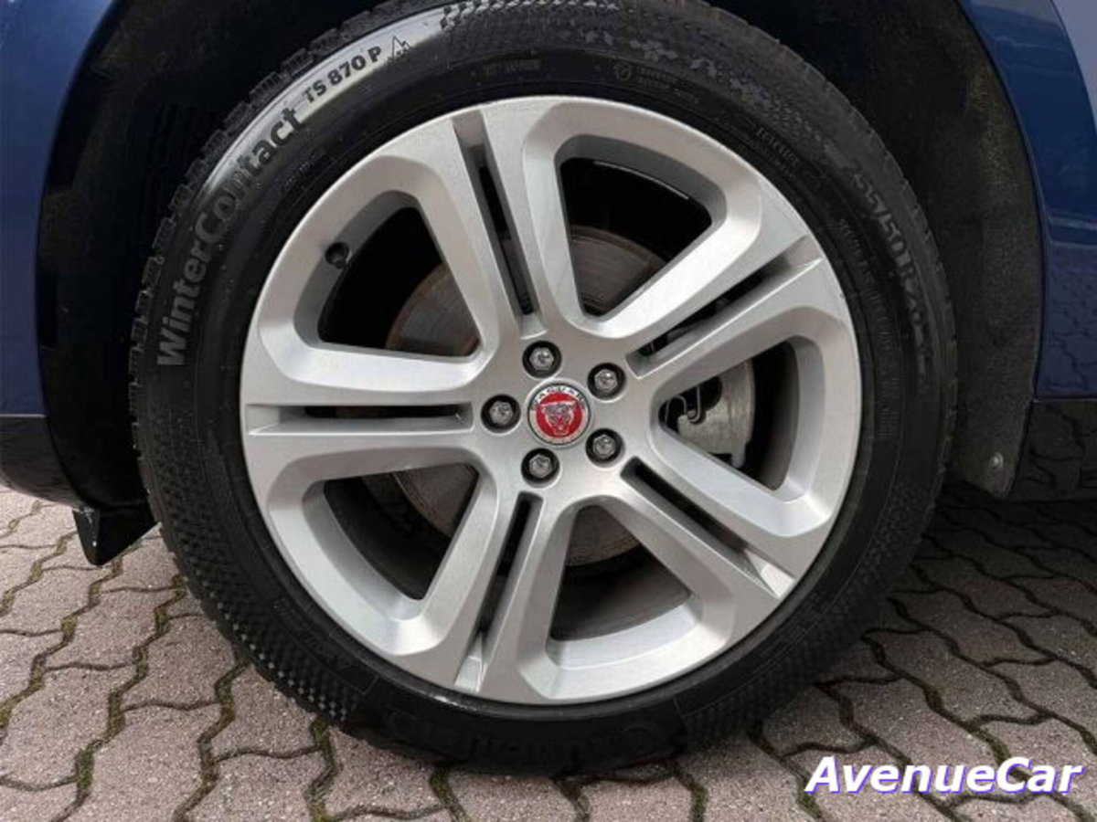 Jaguar F-Pace 2.0d i4 mhev R-Dynamic HSE 90th Anniversary Edition awd 204cv auto (10)