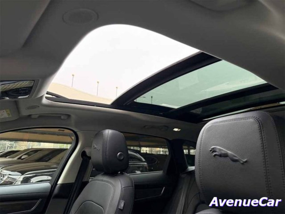 Jaguar F-Pace 2.0d i4 mhev R-Dynamic HSE 90th Anniversary Edition awd 204cv auto (12)