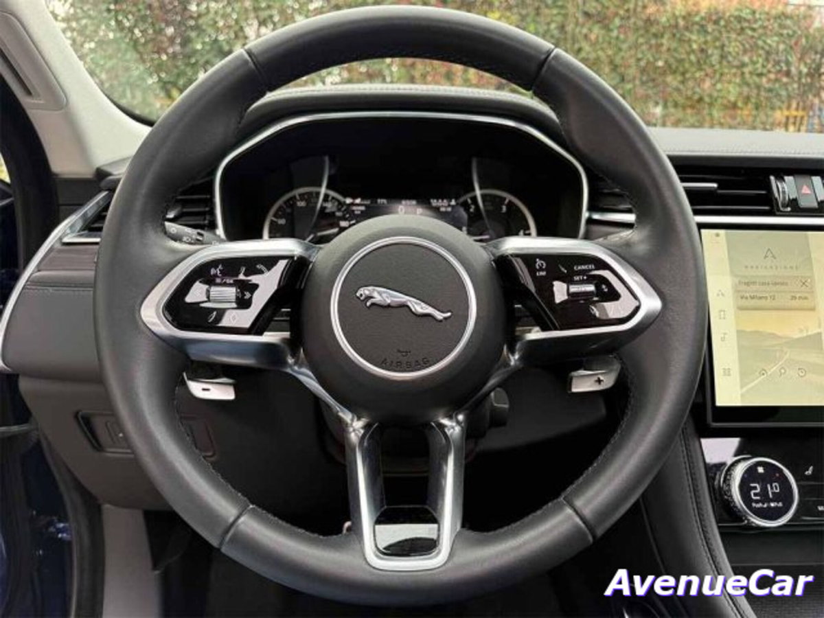 Jaguar F-Pace 2.0d i4 mhev R-Dynamic HSE 90th Anniversary Edition awd 204cv auto (15)