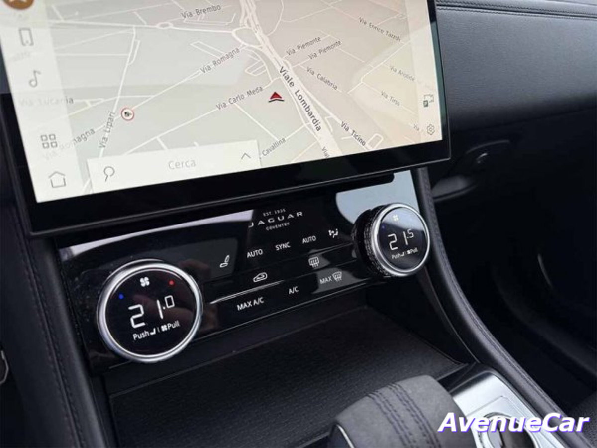 Jaguar F-Pace 2.0d i4 mhev R-Dynamic HSE 90th Anniversary Edition awd 204cv auto (18)