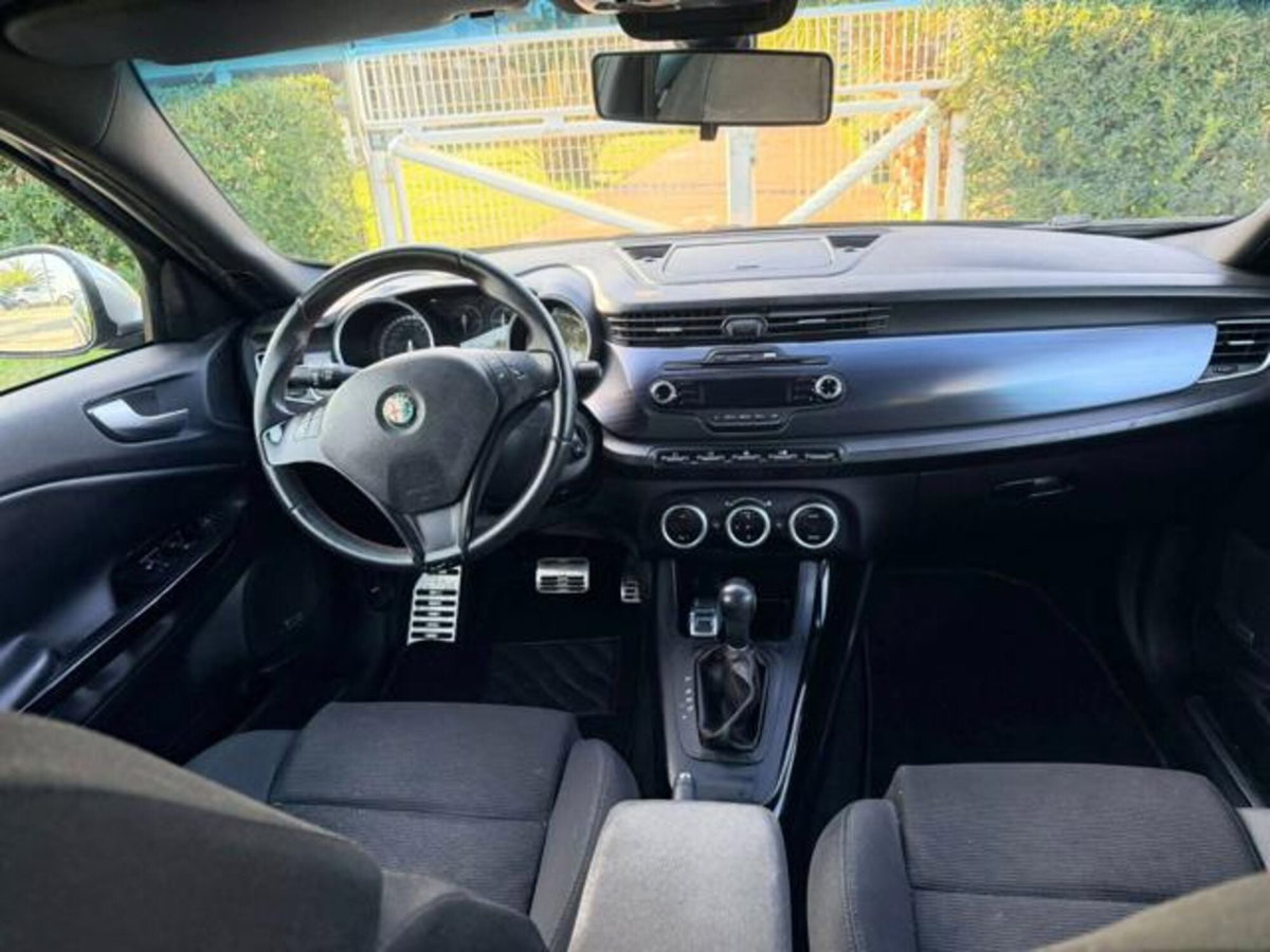 Alfa Romeo Giulietta 2.0 JTDm-2 Distinctive 170cv tct (10)