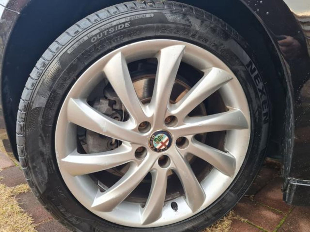 Alfa Romeo Giulietta 2.0 JTDm-2 Distinctive 170cv tct (15)