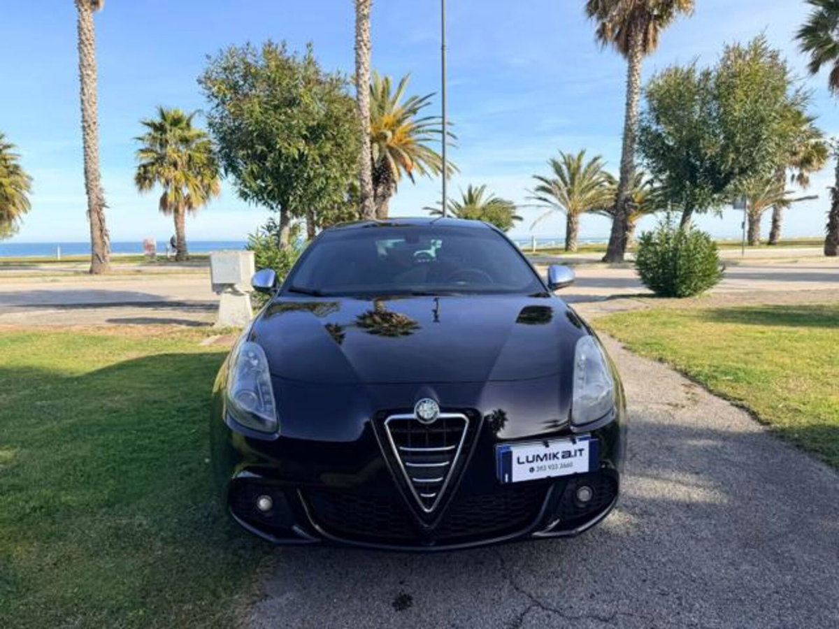 Alfa Romeo Giulietta 2.0 JTDm-2 Distinctive 170cv tct (3)