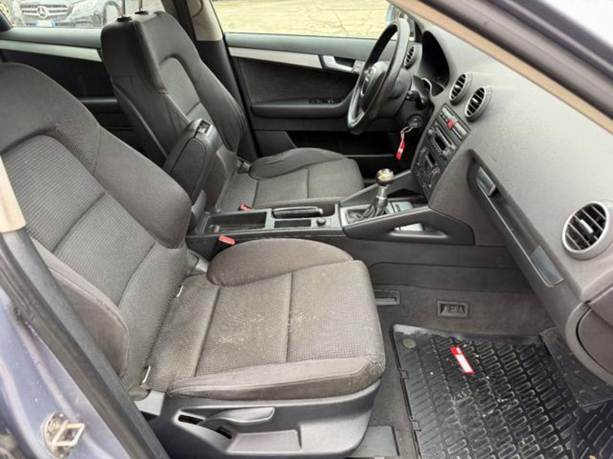 Audi A3 Sportback 2.0 16V TDI Ambition (14)
