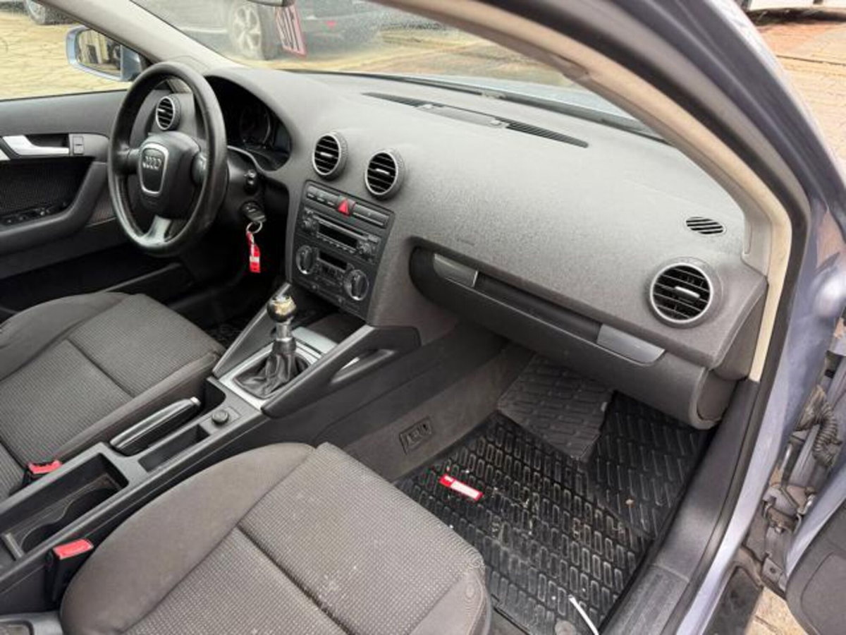 Audi A3 Sportback 2.0 16V TDI Ambition (15)