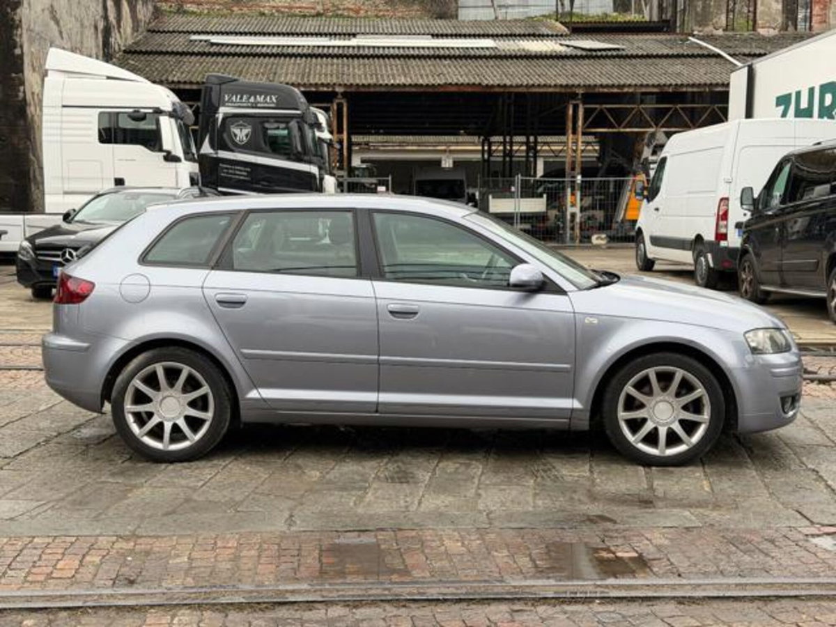 Audi A3 Sportback 2.0 16V TDI Ambition (4)