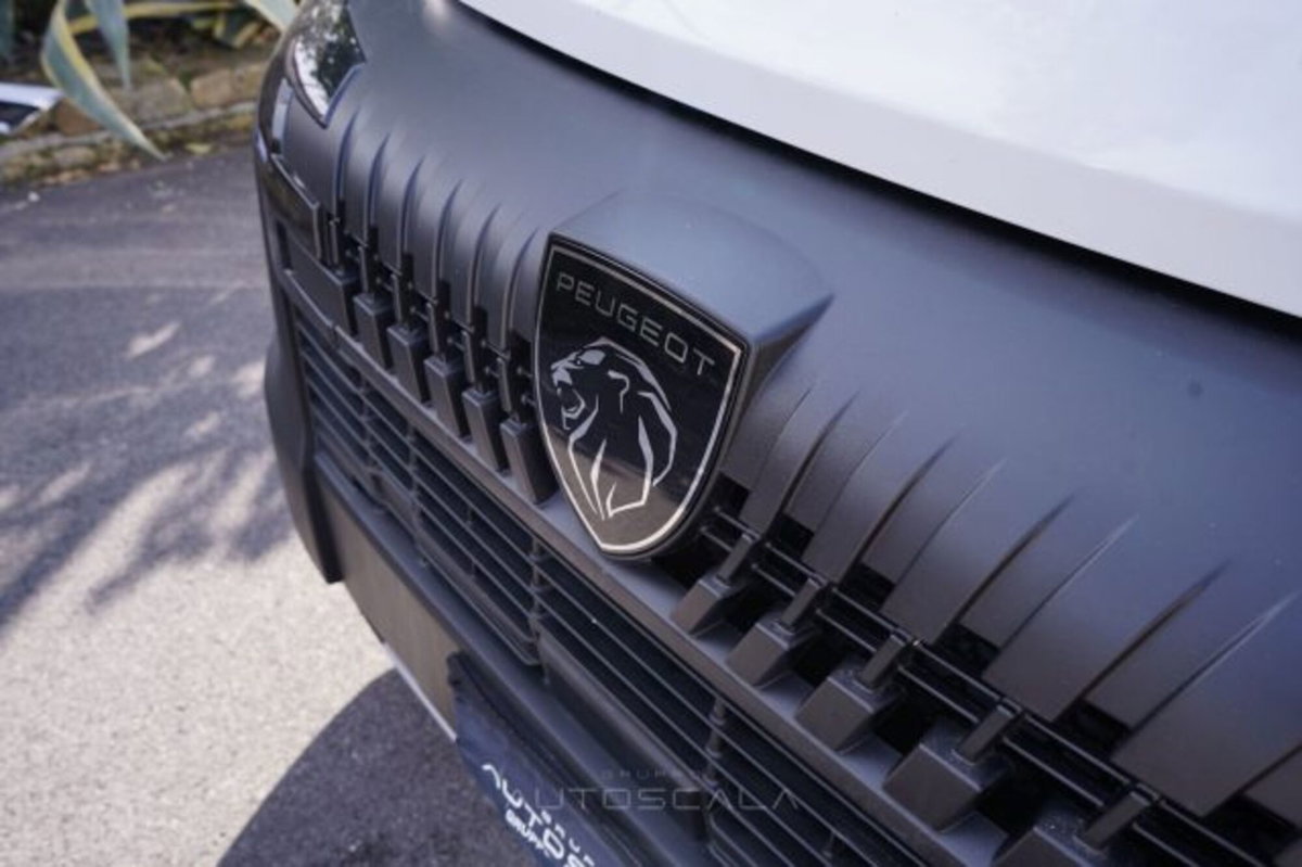Peugeot Boxer Furgone 333 2.2 BlueHDi 140 S&S PLM-TM Furgone Premium (18)