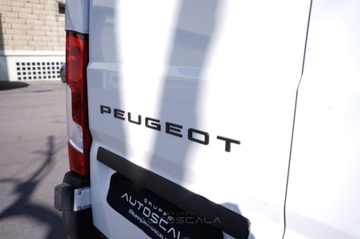 Peugeot Boxer Furgone 333 2.2 BlueHDi 140 S&S PLM-TM Furgone Premium (19)