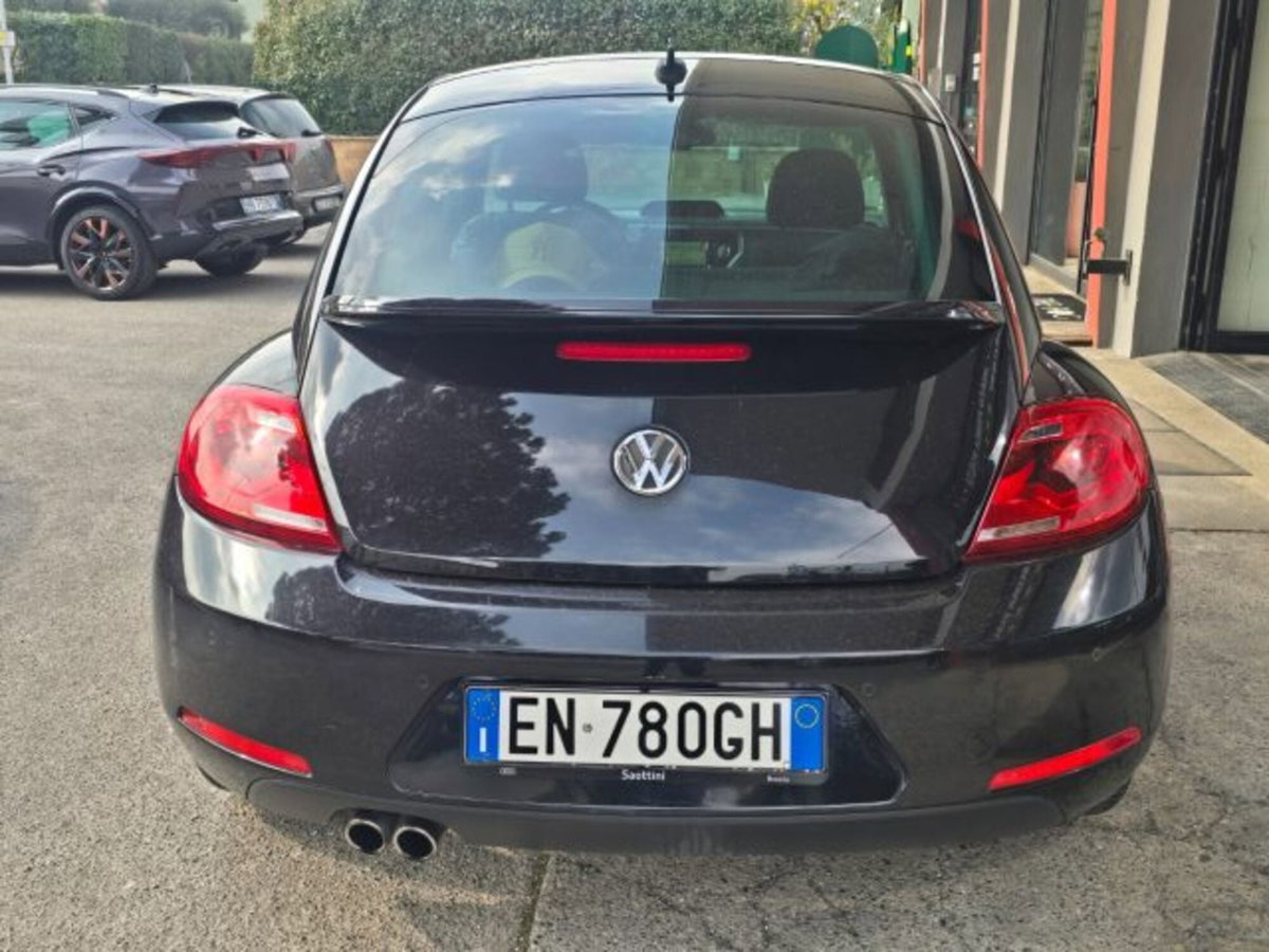 Volkswagen Maggiolino 2.0 TDI DSG Sport (9)