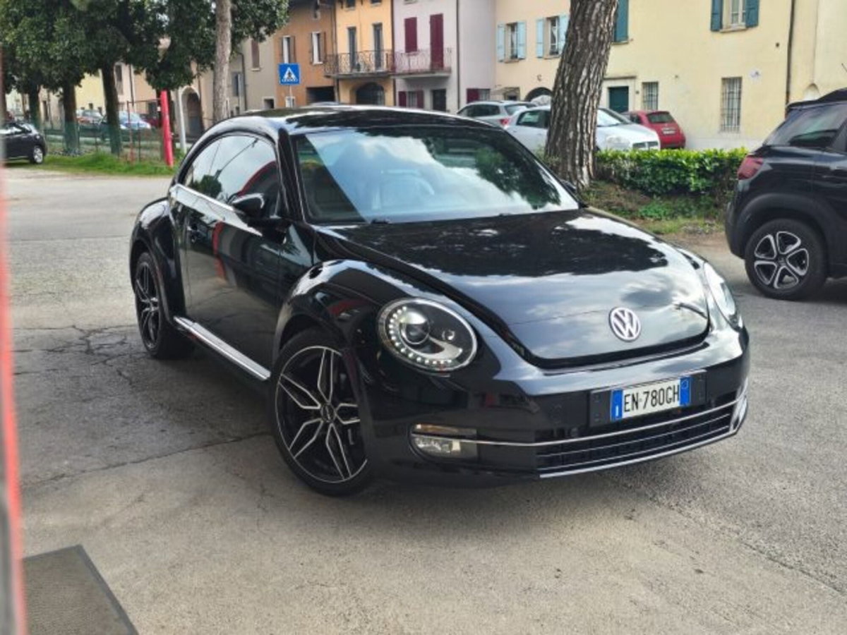 Volkswagen Maggiolino 2.0 TDI DSG Sport (11)